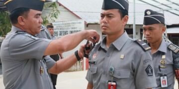 Empat Pegawai Lapas Berprestasi Naik Pangkat