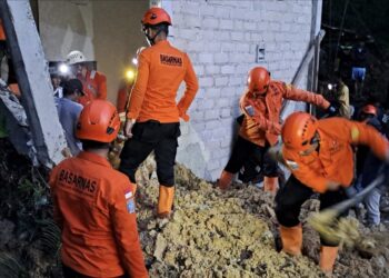 Begini Detik-Detik Pencarian Korban Tertimbun Longsor di RT 15 Karang Anyar Kota Tarakan