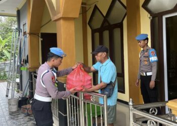Momen Berbagi Berkah Bidpropam Polda Kaltara Sasar Masjid Al-Muhajirin Tanjung Selor