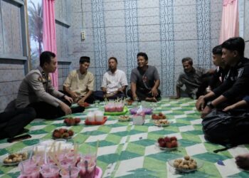 Rajut Kebersamaan Melalui Buka Puasa Bersama Personel Bidhumas Polda Kaltara dengan Tokoh Masyarakat Desa Tanjung Buka