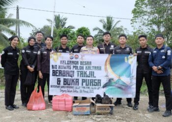 Sinergi Bidhumas Polda Kaltara dan Masyarakat di Bulan Ramadhan, Serunya Bagi-Bagi Takjil di Desa Tanjung Buka