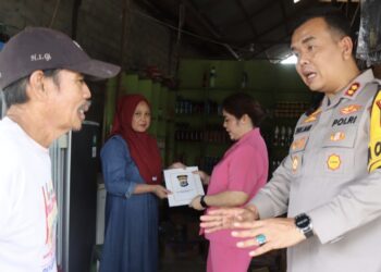 Kapolres Tarakan Serahkan Bantuan untuk Korban Kebakaran di Jembatan Bongkok 