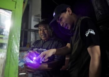 Edukasi Ciri Keaslian Uang Rupiah dan Penggunaan QRIS, BI Kaltara Sasar Pedagang Kaki Lima di Sepanjang Jalan Mulawarman Tarakan