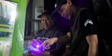 Edukasi Ciri Keaslian Uang Rupiah dan Penggunaan QRIS, BI Kaltara Sasar Pedagang Kaki Lima di Sepanjang Jalan Mulawarman Tarakan