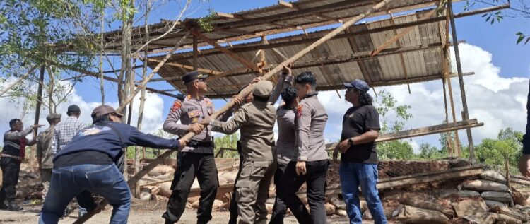 Polres Tarakan Bersama Tim Gabungan Tertibkan Arena Judi Sambung Ayam