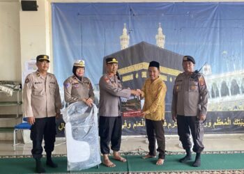 Polres Tarakan Beri Bantuan Kursi Belajar kepada Ponpes Korban Pencurian, Wujud Dukungan Polri di Dunia Pendidikan