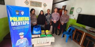 Satlantas Polres Tarakan laksanakan Program “Polantas Menyapa”, Dekatkan Diri dan Bantu Warga yang membutuhkan