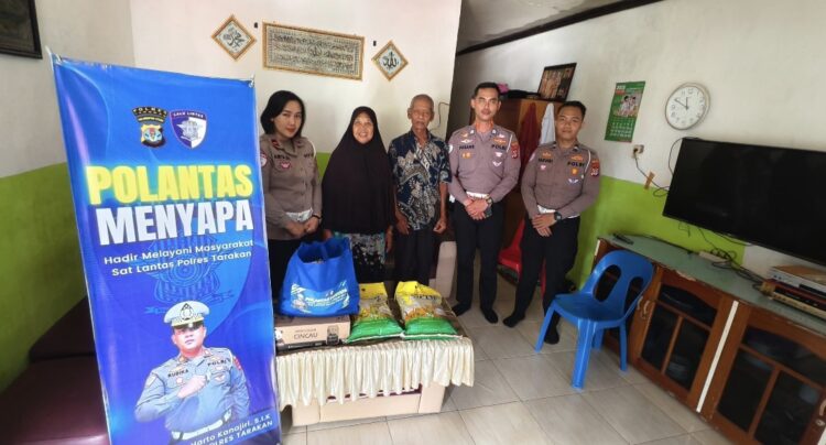 Satlantas Polres Tarakan laksanakan Program “Polantas Menyapa”, Dekatkan Diri dan Bantu Warga yang membutuhkan