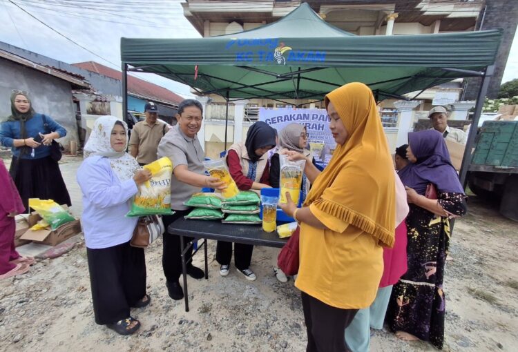 10 Ton Beras Dijual di Gerakan Pasar Murah, Warga Borong Banyak, Akui Sangat Terbantu