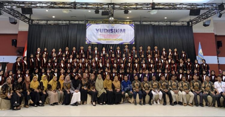 Ratusan Mahasiswa dan Mahasiswi Tiga Prodi Politeknik Kaltara Diyudisium, Para Alumni Disiapkan Langsung Bisa Kerja