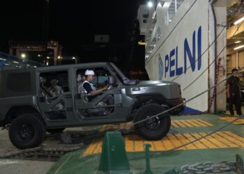 Kapal 3in1 PELNI Angkut Kendaraan Taktis Buatan Pindad