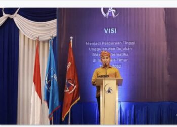 Momen Wisuda STIMIK PPKIA, Mahasiswa Cumlaude Terima Penghargaan Uang Tunai dari Wali Kota Tarakan