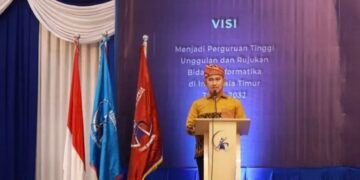 Momen Wisuda STIMIK PPKIA, Mahasiswa Cumlaude Terima Penghargaan Uang Tunai dari Wali Kota Tarakan