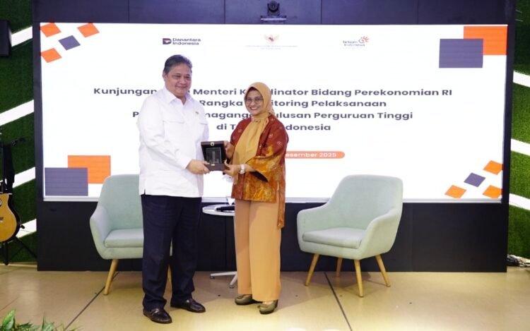 Menteri Koordinator Bidang Perekonomian Tinjau Pelaksanaan Program Pemagangan Nasional di Telkom