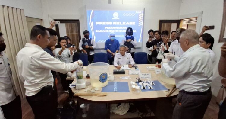555 Butir Pil Ekstasi dan 707,37 Gram Sabu Dimusnahkan BNNP Kaltara