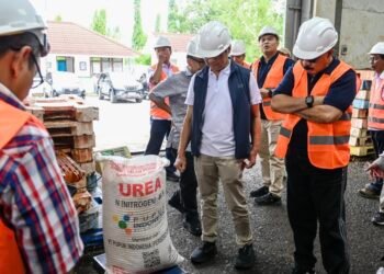 Pupuk Kaltim Tinjau Gudang Pupuk Telaga, Pastikan Stok dan Distribusi Gorontalo Aman