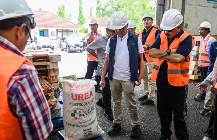 Pupuk Kaltim Tinjau Gudang Pupuk Telaga, Pastikan Stok dan Distribusi Gorontalo Aman