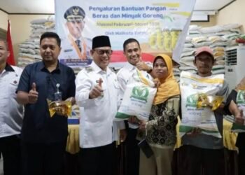 Kelurahan Pamusian Tuntaskan Penyaluran Bantuan Pangan untuk 828 Penerima, Sempat Terkendala Stok Bulog dan Jaringan