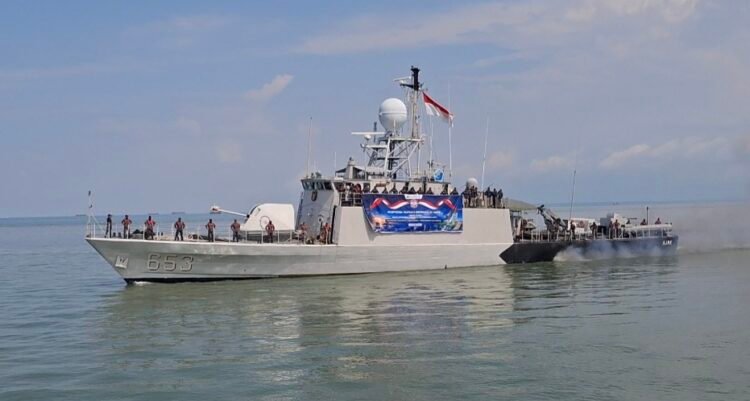 Bawa Rp6 Miliar Uang Layak Edar, 400 Nautical Mile Jarak Perjalanan Siap Ditaklukkan KRI AJAK- 653, Kapal Cepat Torpedo Koarmada II