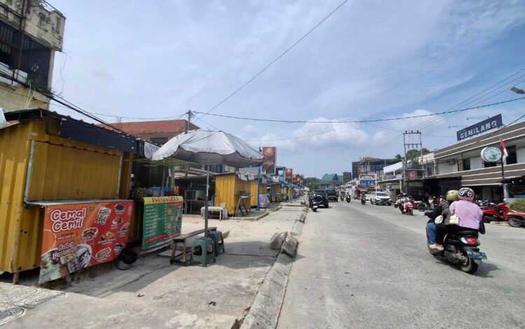 44 Rombong Kuliner Penuhi Kawasan Sebengkok, Lurah Sebengkok Tekankan Penjual Jaga Kebersihan